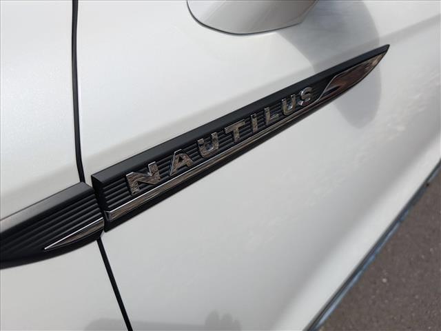 2022 Lincoln Nautilus Standard