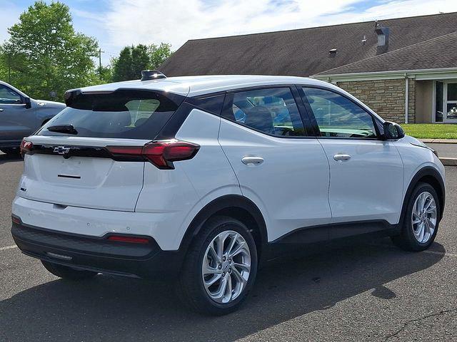 2027 Chevrolet Bolt LT FWD