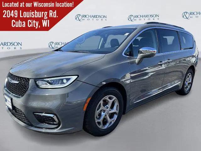 2022 Chrysler Pacifica Limited for sale in Cuba City, WI