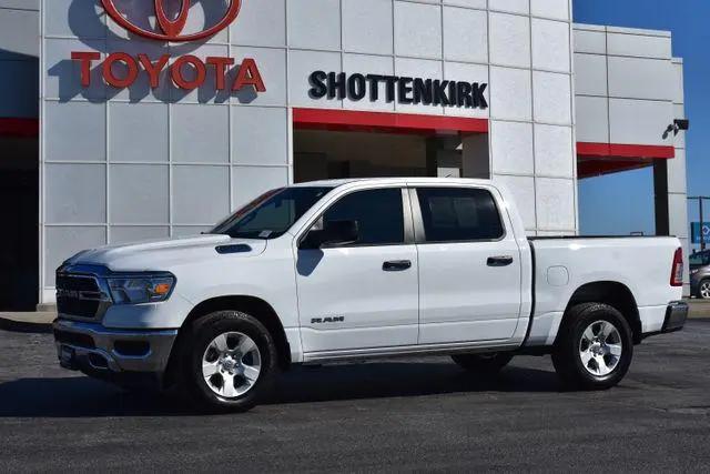 2024 Ram 1500 Lone Star Crew Cab 4x4 5'7" Box for sale in Quincy, IL