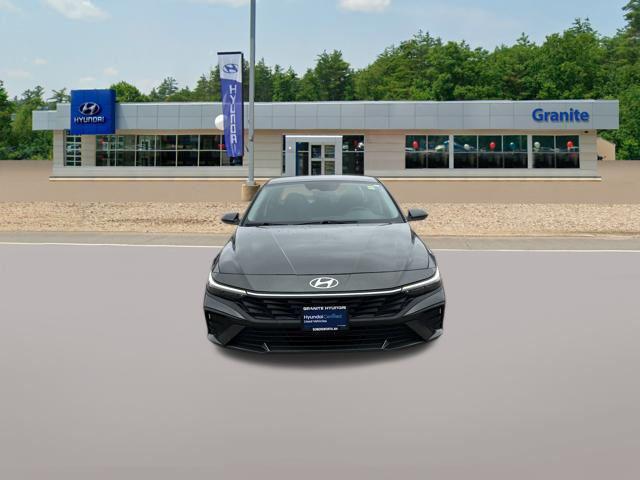 2024 Hyundai Elantra SE