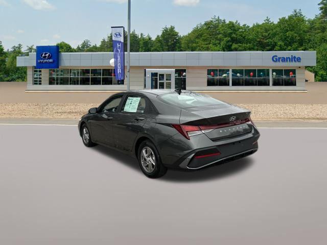 2024 Hyundai Elantra SE