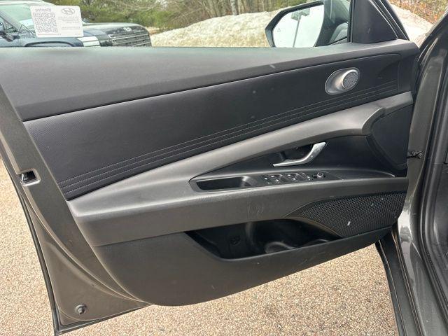2024 Hyundai Elantra SE