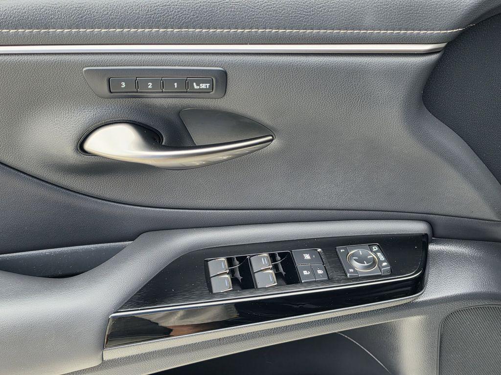 2024 Lexus ES 350 F SPORT Handling - Photo 17