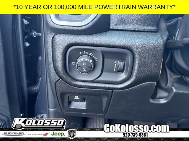2026 Ram 1500 Express Crew Cab 4x4 5'7" Box