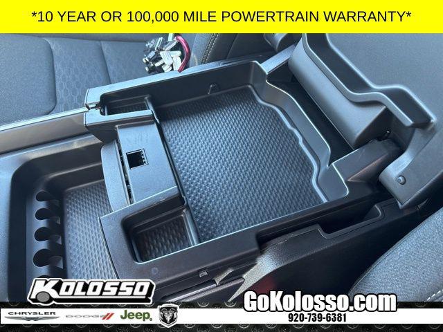2026 Ram 1500 Express Crew Cab 4x4 5'7" Box