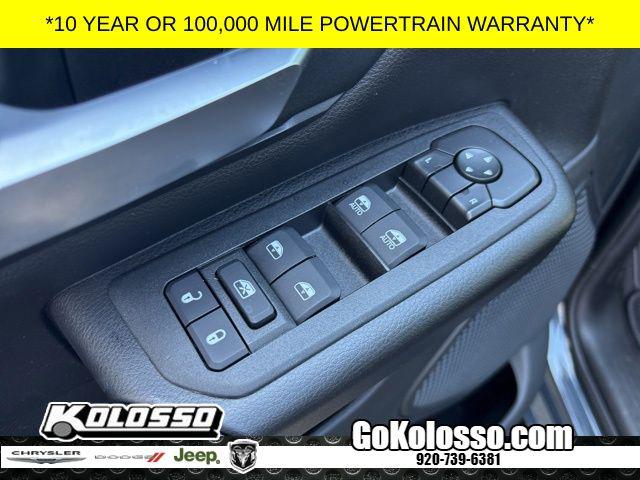 2026 Ram 1500 Express Crew Cab 4x4 5'7" Box