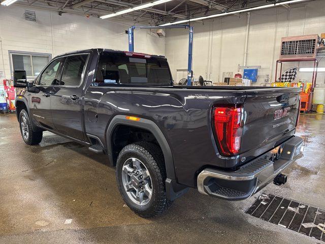 2026 GMC Sierra 2500HD Crew Cab, Standard Bed, SLE, 4WD