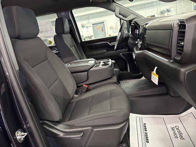 2026 GMC Sierra 2500HD Crew Cab, Standard Bed, SLE, 4WD