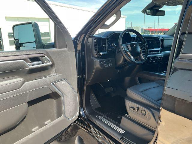 2025 Chevrolet Silverado 2500HD 4WD Crew Cab Standard Bed LTZ