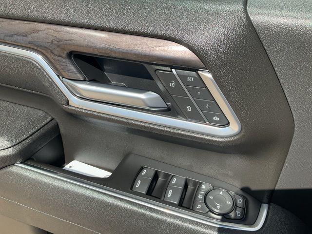 2025 Chevrolet Silverado 2500HD 4WD Crew Cab Standard Bed LTZ