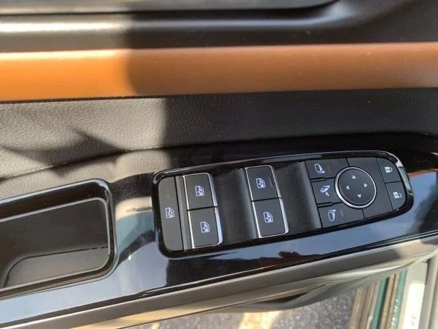 2025 Nissan Pathfinder Platinum FWD
