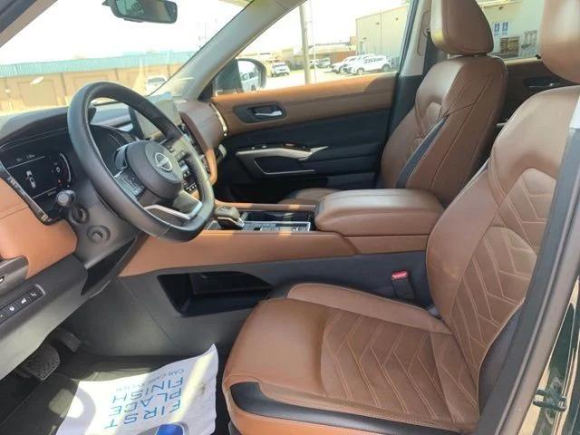 2025 Nissan Pathfinder Platinum FWD