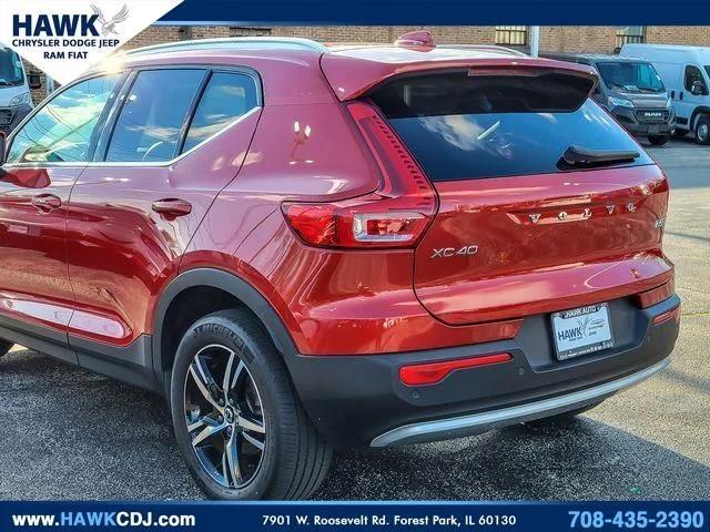 2023 Volvo XC40 B5 Plus Bright Theme