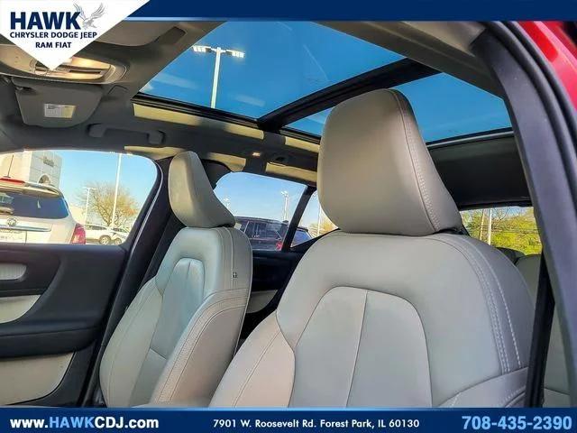2023 Volvo XC40 B5 Plus Bright Theme
