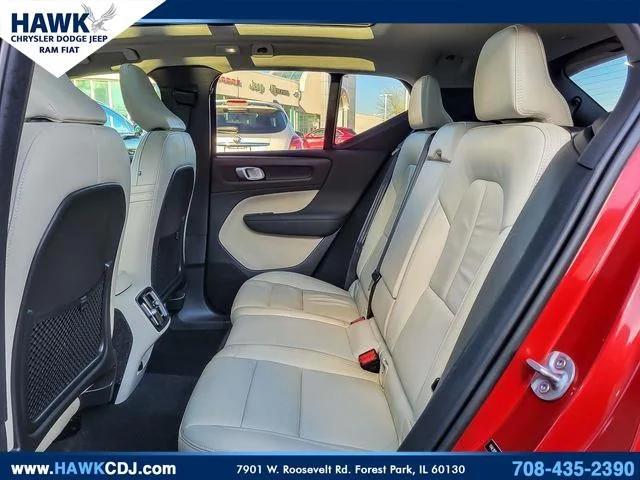 2023 Volvo XC40 B5 Plus Bright Theme