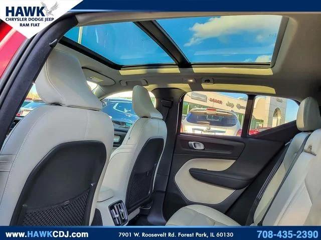 2023 Volvo XC40 B5 Plus Bright Theme