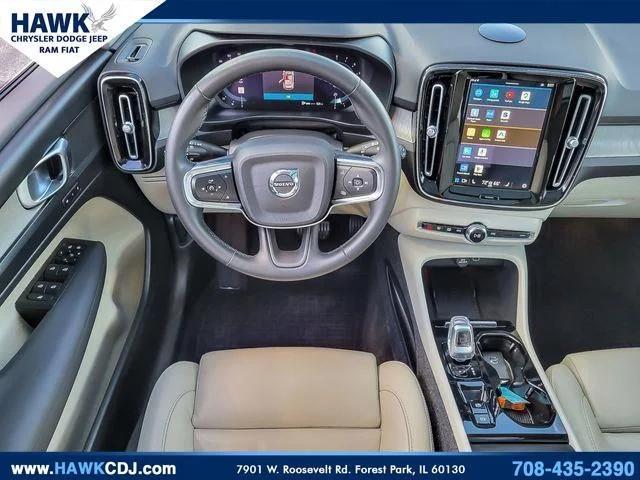2023 Volvo XC40 B5 Plus Bright Theme