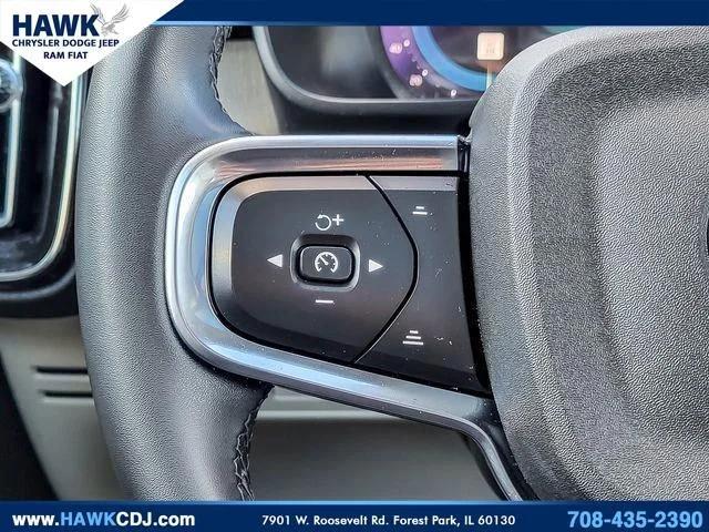 2023 Volvo XC40 B5 Plus Bright Theme