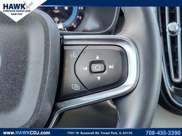 2023 Volvo XC40 B5 Plus Bright Theme