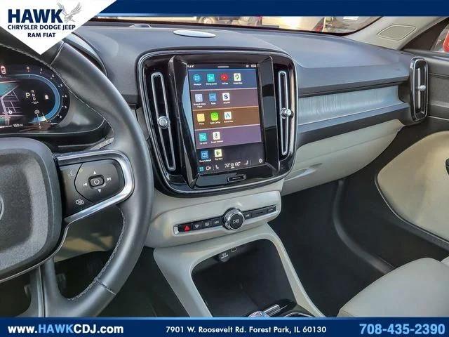 2023 Volvo XC40 B5 Plus Bright Theme
