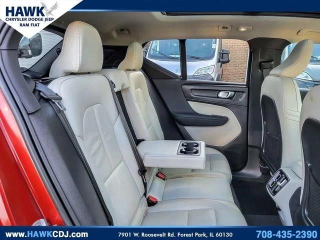 2023 Volvo XC40 B5 Plus Bright Theme