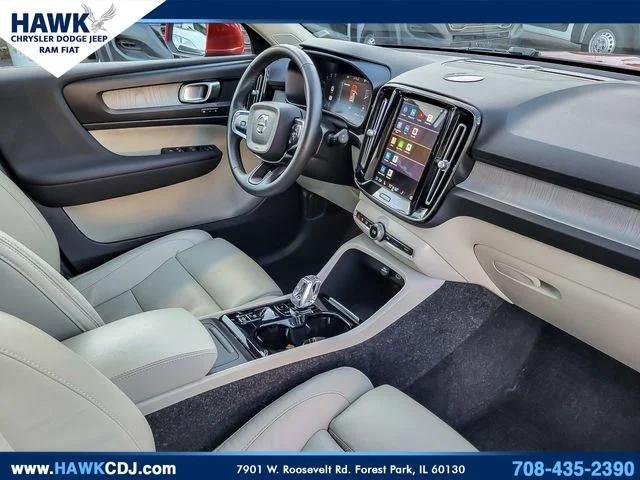 2023 Volvo XC40 B5 Plus Bright Theme