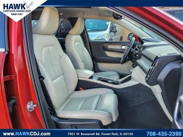 2023 Volvo XC40 B5 Plus Bright Theme