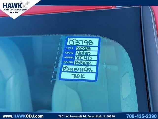 2023 Volvo XC40 B5 Plus Bright Theme