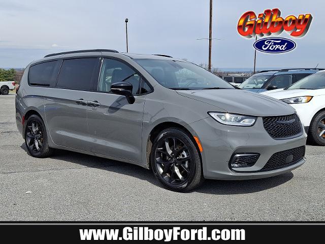 2025 Chrysler Pacifica Limited for sale in Whitehall, PA