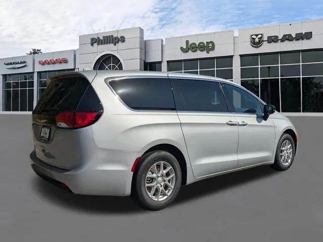 2026 Chrysler Voyager LX