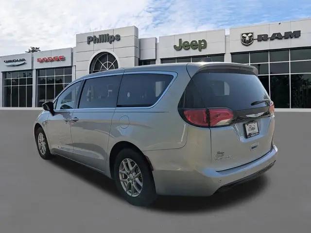 2026 Chrysler Voyager LX