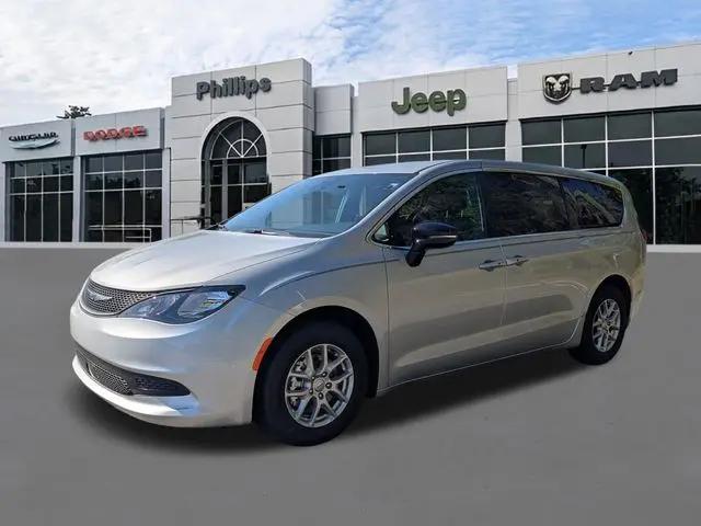 2026 Chrysler Voyager LX