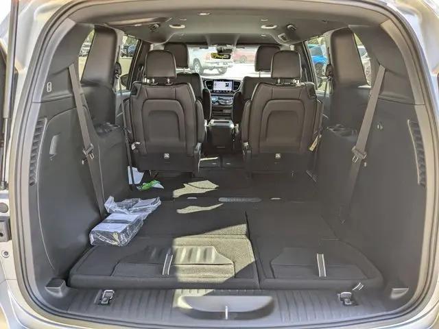 2026 Chrysler Voyager LX