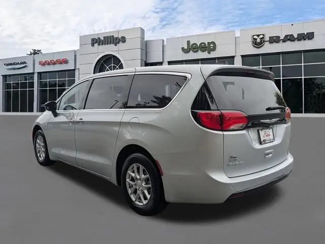 2026 Chrysler Voyager LX