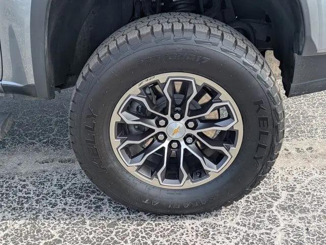 2022 Chevrolet Colorado 4WD Crew Cab Short Box ZR2