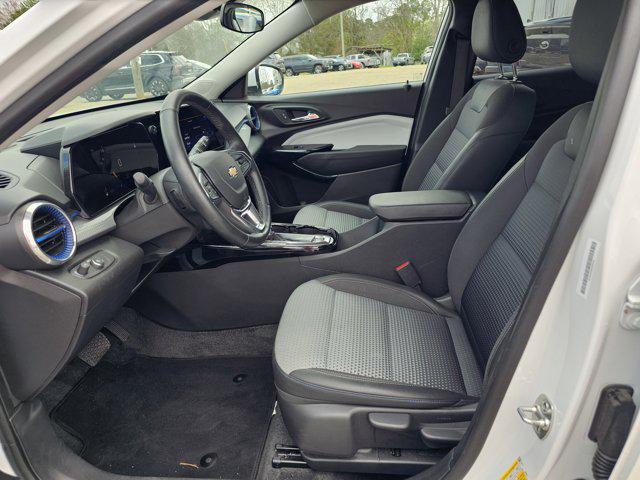 2025 Chevrolet Trax FWD LT