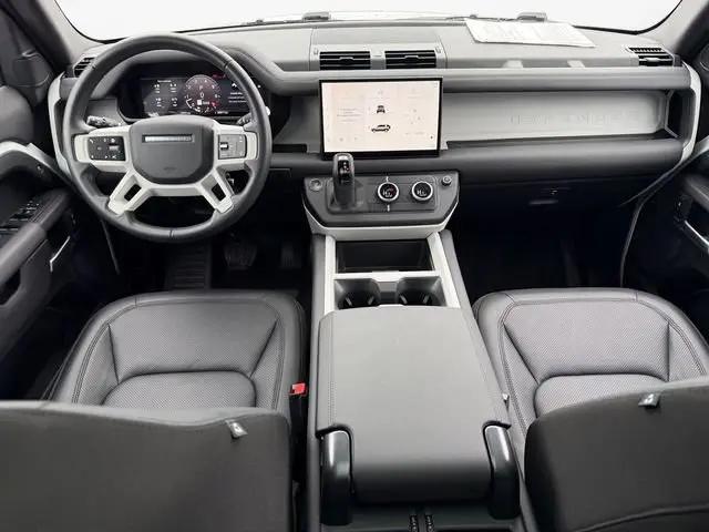 2025 Land Rover Defender 110 P300