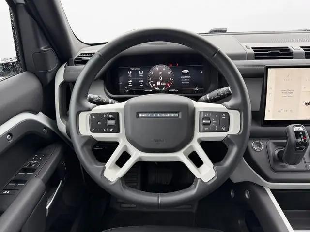 2025 Land Rover Defender 110 P300