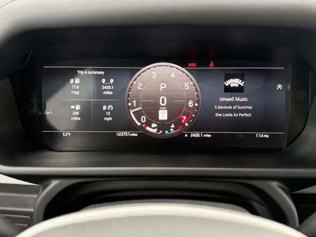 2025 Land Rover Defender 110 P300