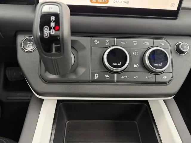 2025 Land Rover Defender 110 P300