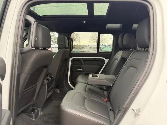 2025 Land Rover Defender 110 P300