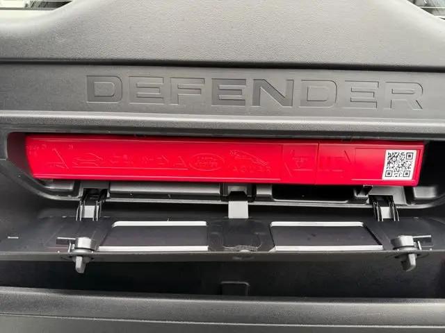 2025 Land Rover Defender 110 P300