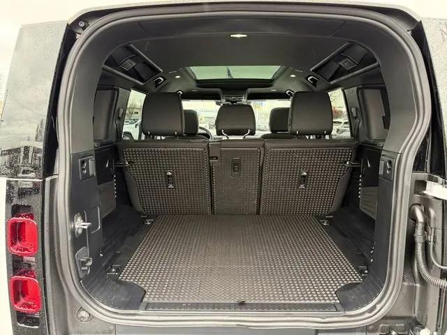 2025 Land Rover Defender 110 P300