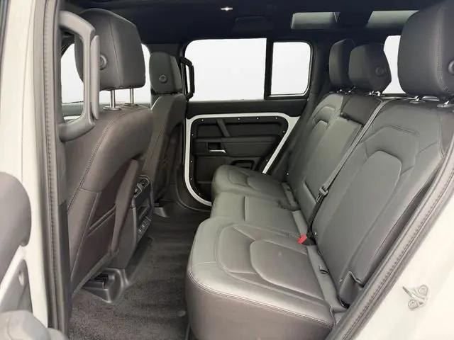 2025 Land Rover Defender 110 P300