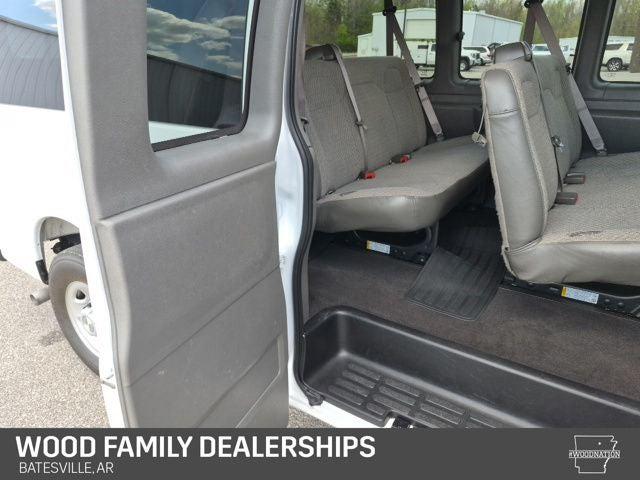 2025 Chevrolet Express Passenger RWD 3500 Extended Wheelbase LS
