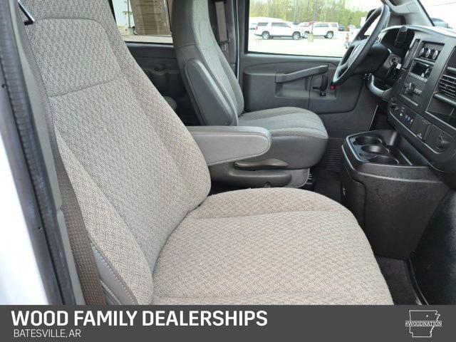 2025 Chevrolet Express Passenger RWD 3500 Extended Wheelbase LS