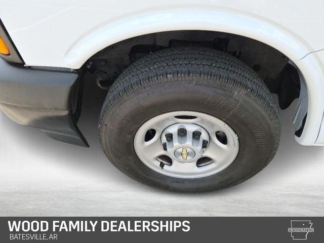 2025 Chevrolet Express Passenger RWD 3500 Extended Wheelbase LS