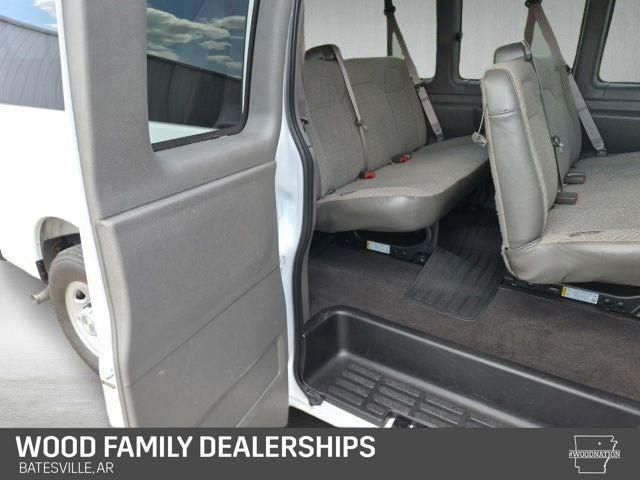2025 Chevrolet Express Passenger RWD 3500 Extended Wheelbase LS