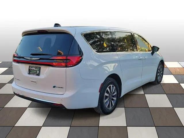 2024 Chrysler Pacifica Hybrid Select